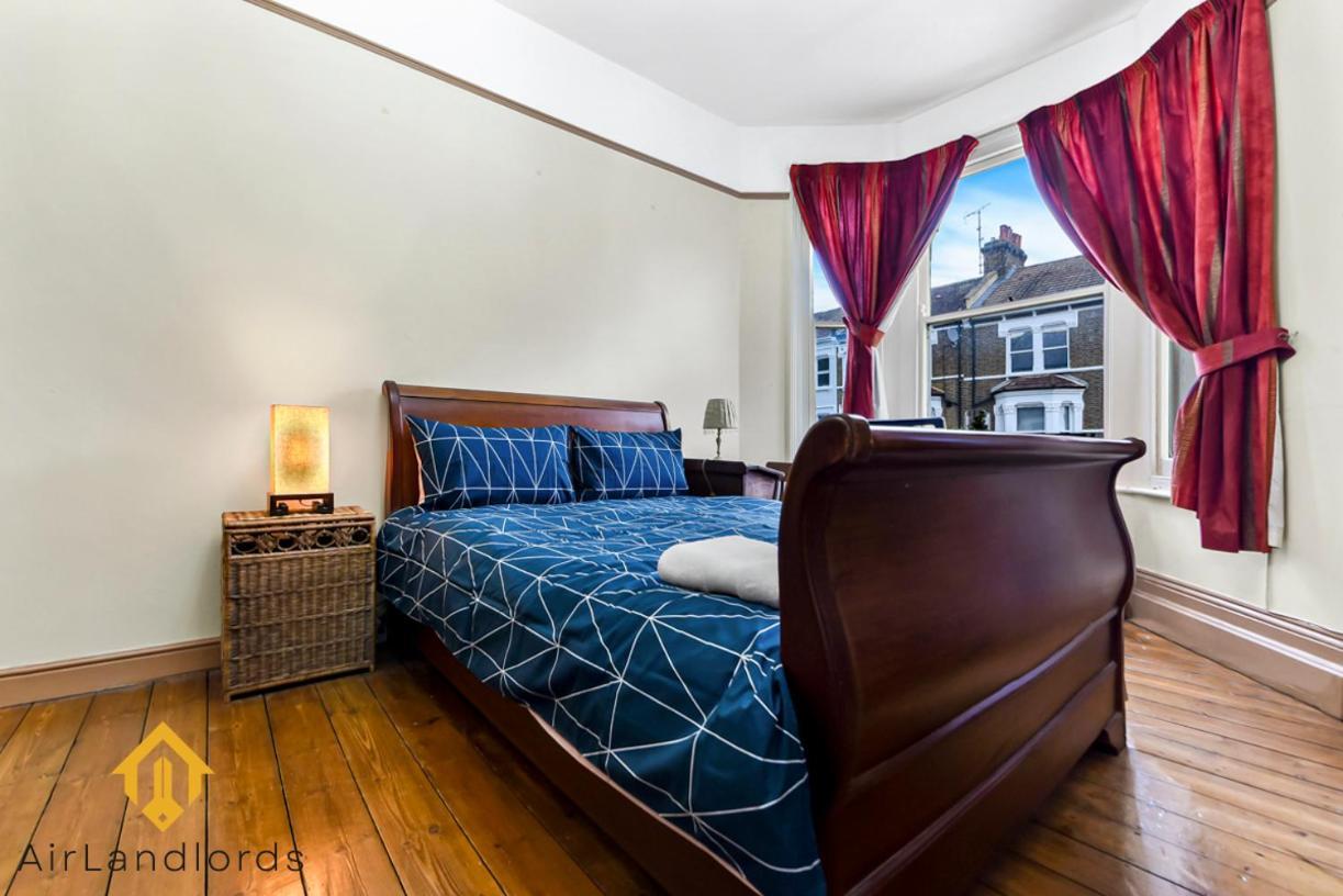 Peaceful 2-Bedroom Flat Near Queens Park Station Londen Buitenkant foto