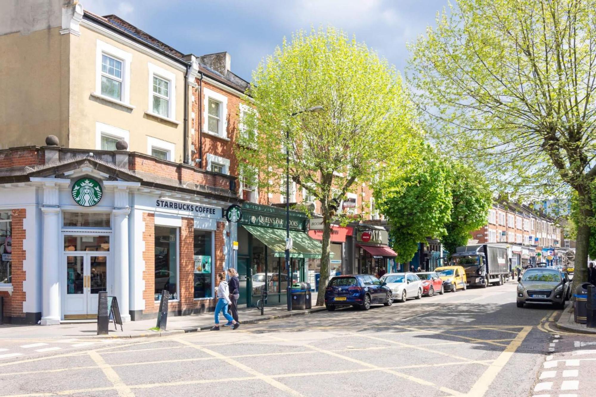 Peaceful 2-Bedroom Flat Near Queens Park Station Londen Buitenkant foto